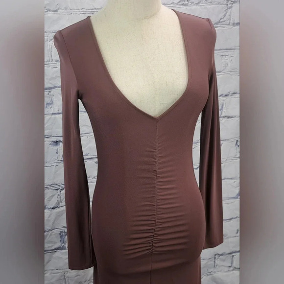 Wilfred Aveyron Dress in Red Midi V-Neck Long Sleeves Ruched  Cocktail Size XXS - Picture 4 of 15